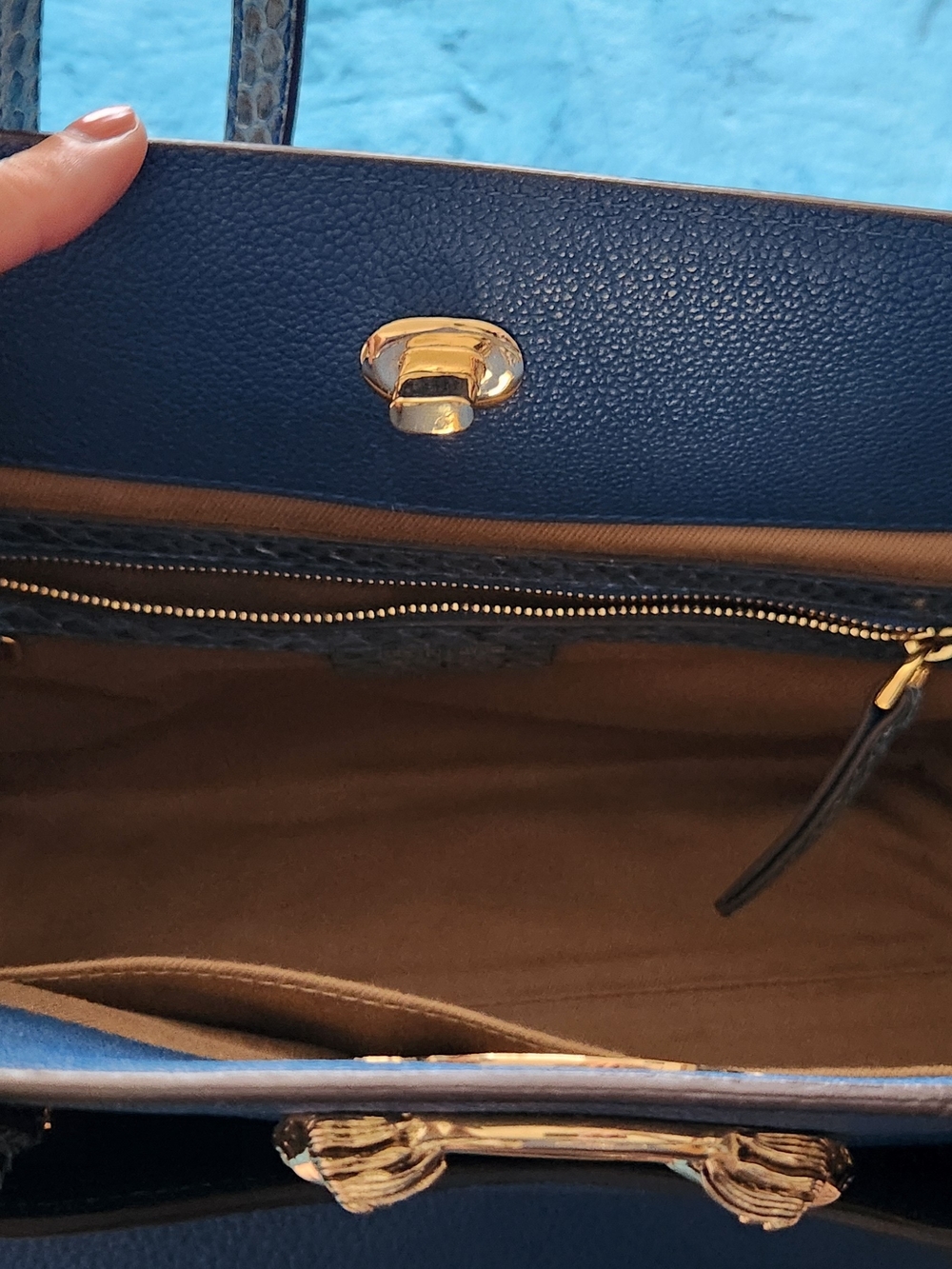 Vintage Roberto Cavalli Mainline Lion Head Turn-Lock Satchel With Cobra Details - Picture 16 of 16